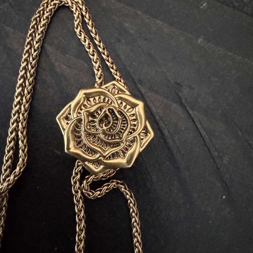 Kendra Scott Yellow Rose Gold Rose Pendant Necklace